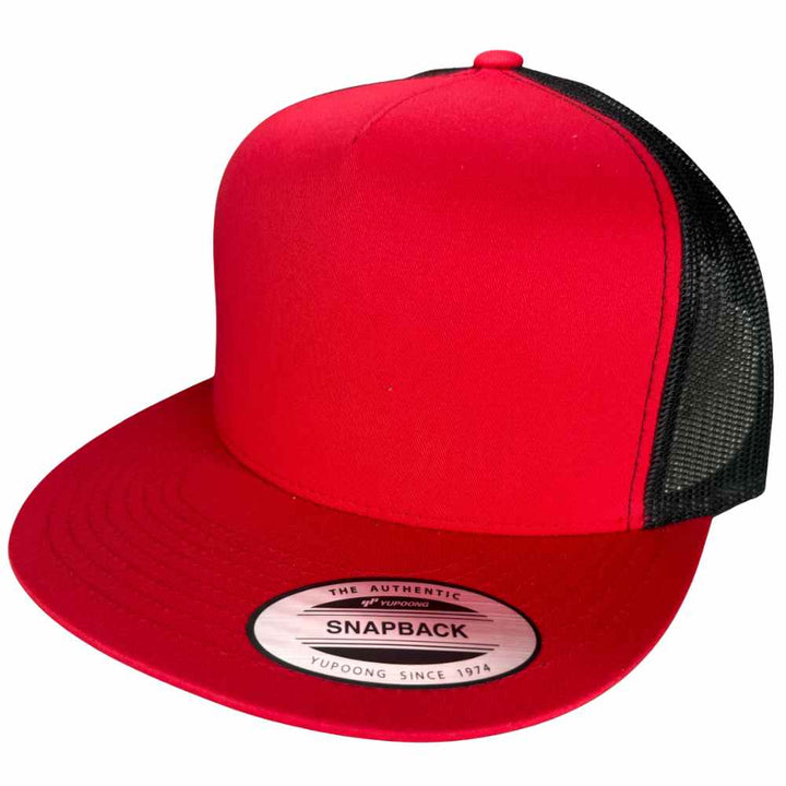 YUPOONG 6006 FLAT BILL - RED/BLACK