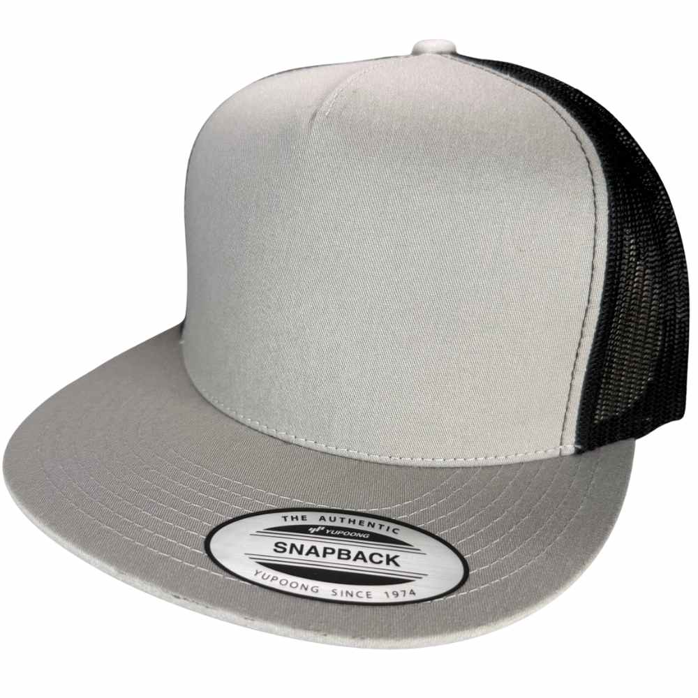 YUPOONG 6006 FLAT BILL - SILVER/BLACK