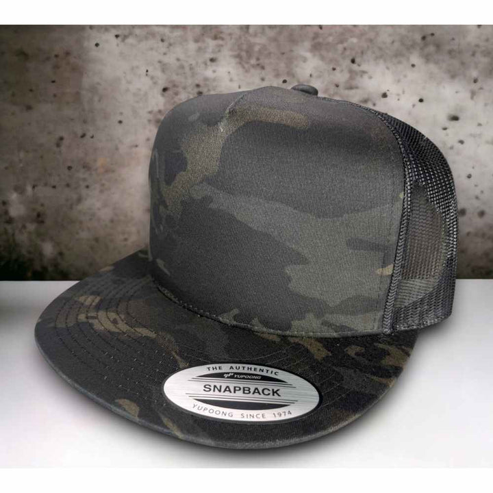 YUPOONG 6006 MULTICAM FLAT BILL - BLACK/BLACK